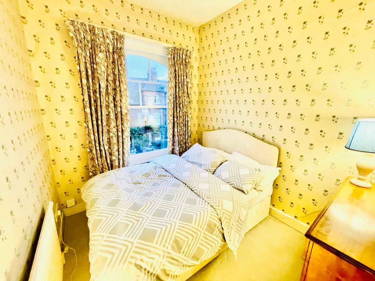 New Lovely 2-Bedroom Condo In Chelsea 伦敦 外观 照片